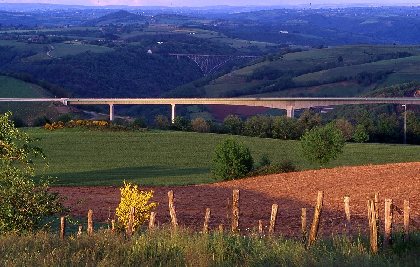 Viaduc du Viaur - vue sur le viaduc routier, OFFICE DE TOURISME PAYS SEGALI