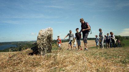vierge-lac-pareloup-levezou©gilles-guillot-clip-clap-prod, OFFICE DE TOURISME DE PARELOUP LEVEZOU