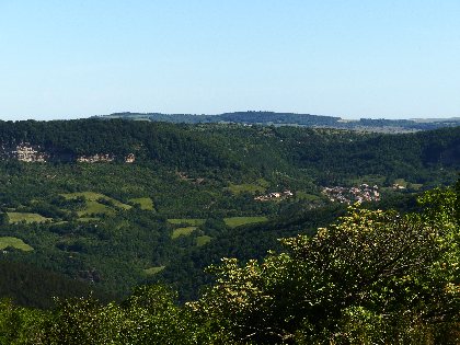 Vue de Cornus à partir du plateau du Guilhaumard, Ancienne bergerie du Viala