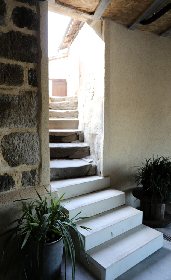 Dans le hall d'accueil accès à la cour extérieure, propriétaire