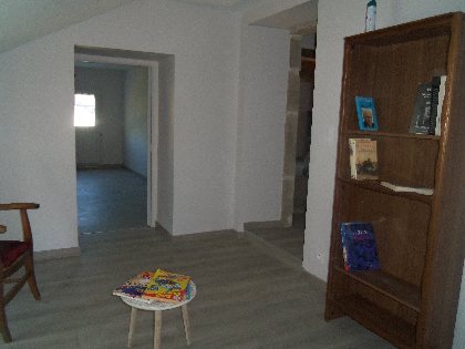 Gite de la Treille - coin bibliothèque, OFFICE DE TOURISME DE PARELOUP LEVEZOU