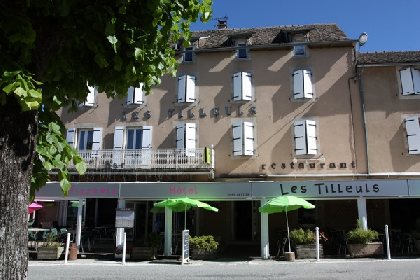 HOTEL LES TILLEULS DE PARELOUP, OFFICE DE TOURISME DE PARELOUP LEVEZOU