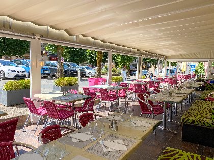 Restaurant les Tilleuls de Pareloup , OFFICE DE TOURISME DE PARELOUP LEVEZOU