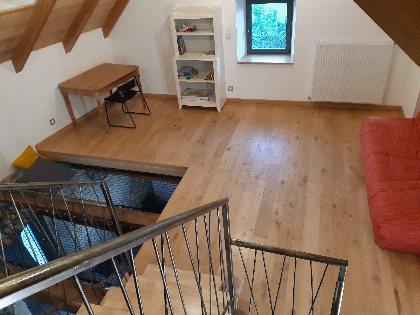 Mezzanine avec filet d'intérieur, coin travail, clic-clac pouvant accueillir 2 couchages supplémentaires sur demande, Brigitte et Romain MARCILHAC