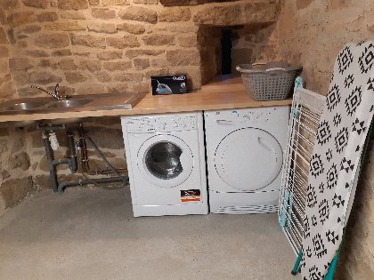 Grand sous-sol avec coin buanderie, Brigitte et Romain MARCILHAC