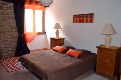 La Colline du Chat perché, Mme Destefanis Antonina