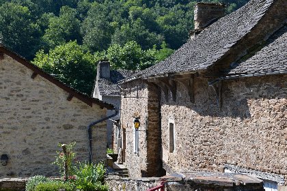 Village de Camboulas, OFFICE DE TOURISME DE PARELOUP LEVEZOU