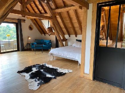 Doux Refuge . la chambre avec sa salle d'eau et son balcon, Gite Le Clos St Georges 