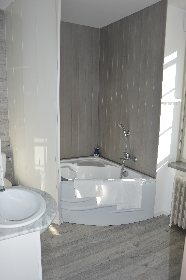 Salle de bain avec grande cabine douche, Jérémy BURGUIERE