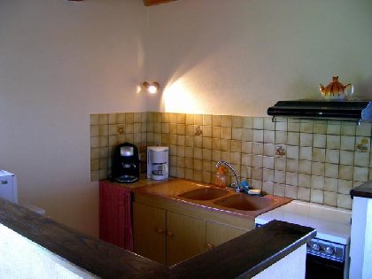 Mme Yvette CROS , OFFICE DE TOURISME DU REQUISTANAIS