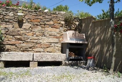 Mme Yvette CROS , OFFICE DE TOURISME DU REQUISTANAIS