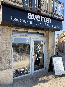 Devanture de notre boutique restaurant , Avéron restaurant local