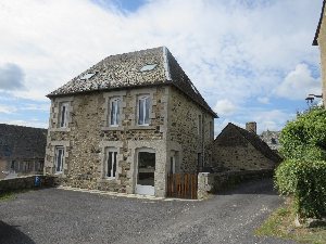 LOGEMENT AU REZ DE CHAUSSEE, Mathieu Prat