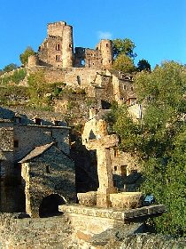 Le Tour de Belcastel par la passerelle, OFFICE DE TOURISME DU PAYS RIGNACOIS