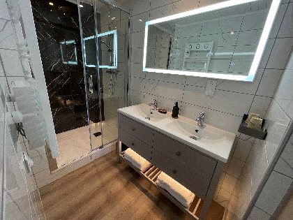 Les acacias, Les acacias