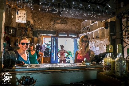La Chapelle-café, ©Virginie Govignon - OFFICE DE TOURISME LARZAC VALLEES