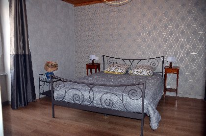 Chez Elie, Chez Elie