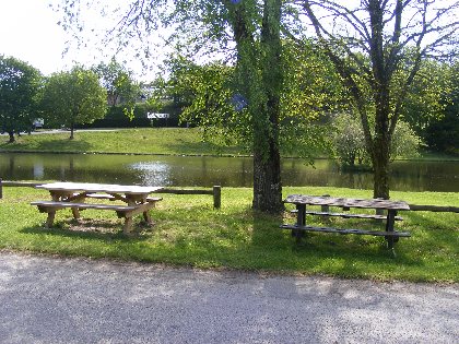 Aire de pique-nique plan d'eau de Sangayrac, OFFICE DE TOURISME CANTONAL DE SAINT AMANS DES COTS