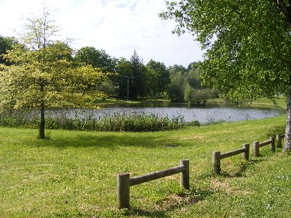 Aire de pique-nique plan d'eau de Sangayrac, OFFICE DE TOURISME CANTONAL DE SAINT AMANS DES COTS