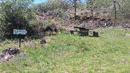 Aire de pique-nique du Pic du Castel, OFFICE DE TOURISME CANTONAL DE SAINT AMANS DES COTS