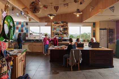 Les Etablies, Les Etablies