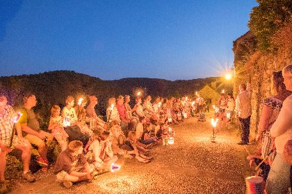 Visite guidée nocturne et contée de Najac avec Michel Galaret, OT Villefranche-Najac
