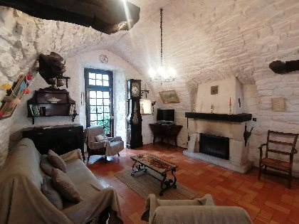 Coin salon Télévision, lecteur DVD et livres à disposition, L'Oustal