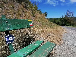 Point de départ pour de belles balades avec vue sur le Viaduc de Millau, L'Oustal
