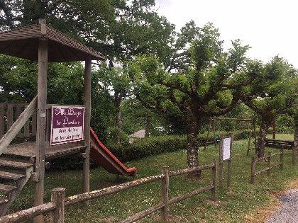 Aire de jeux privée à 200 métres, Aux Berges de Pareloup