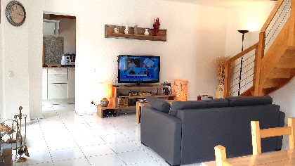 SALON AVEC ACCES TERRASSE, La Cazelle