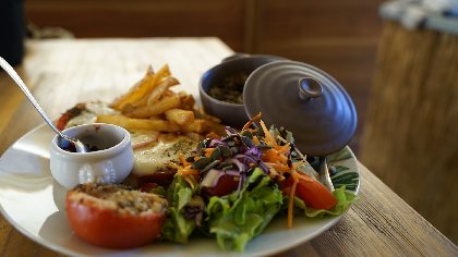 L'Aloko Restaurant - Café Concert, L'Aloko Restaurant