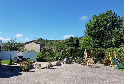 Gîte Aux tourterelles : espace détente extérieure , Gîte Aux tourterelles