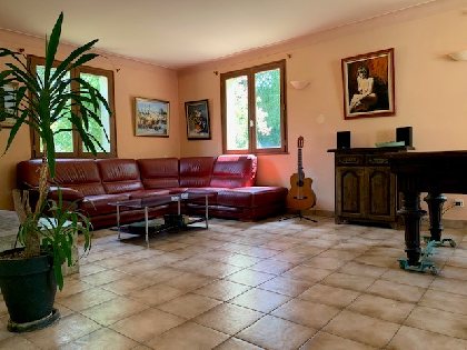 Meublé de Mme Tizio, Meublé de M. Tizio