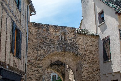 Porte des Anglais Naucelle, OFFICE DE TOURISME PAYS SEGALI