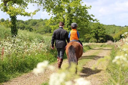 Centre Équestre de Briounas, Office de Tourisme des Causses à l'Aubrac