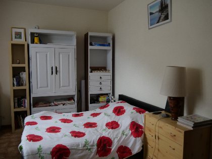 Lit double confortable, La chambre de l'artiste