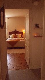 La grande chambre, La Maison