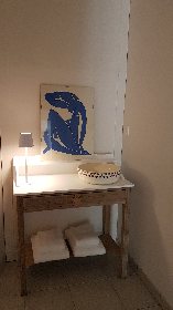 Le couloir, La Maison