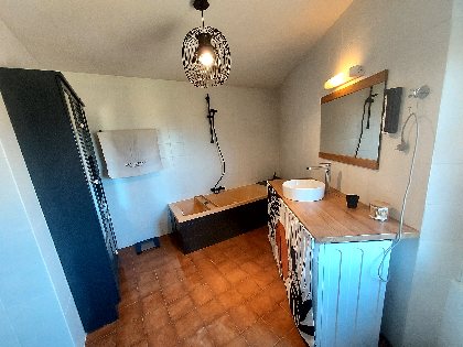 Les volets rouges , Office de Tourisme des Causses à l'Aubrac