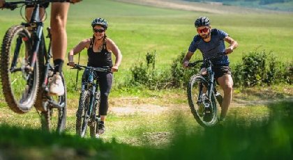 N°2 VTT - Buissières et dolmens, OFFICE DE TOURISME PAYS DU ROQUEFORT 