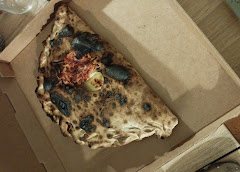 Pizza calzone, OFFICE DE TOURISME DE CAPDENAC (BUREAU DE L'OT DU PAYS DE FIGEAC)